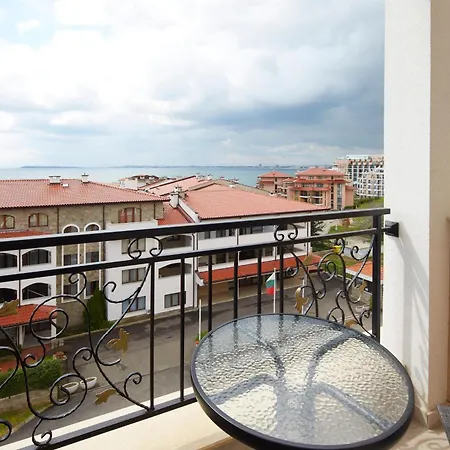 Polarstar Beach Resort Premium Apartments * سفيتي فلاس